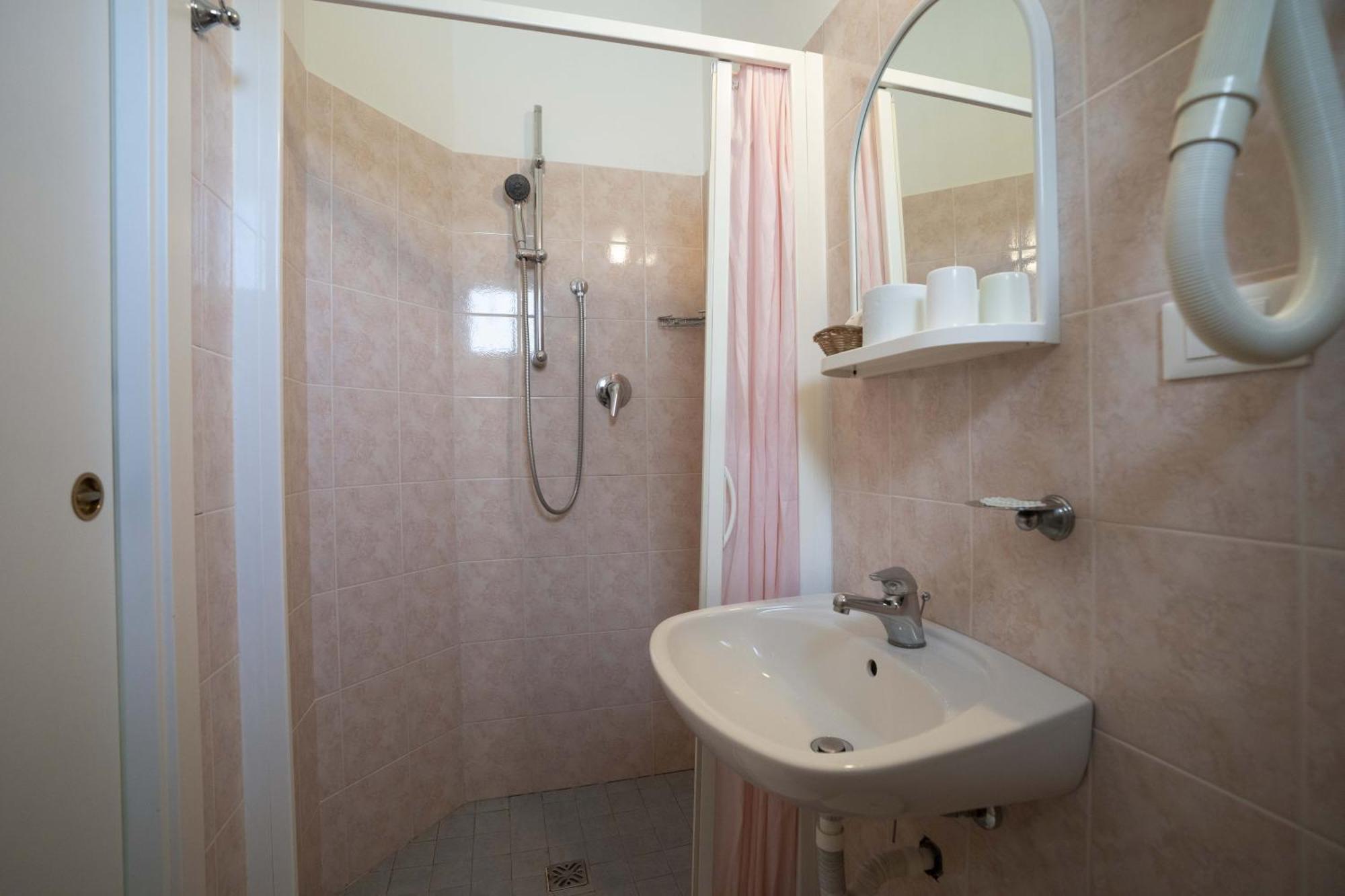 Hotel Odeon Rimini Ngoại thất bức ảnh