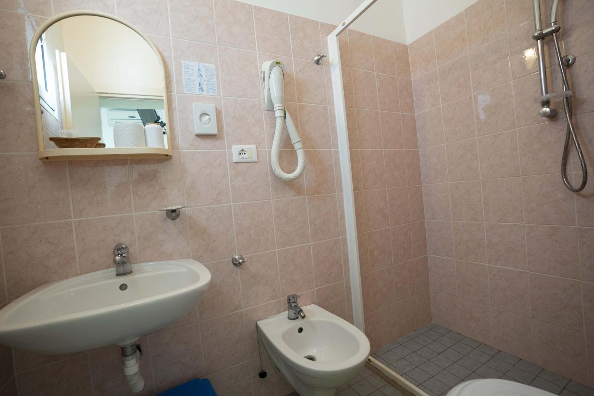 Hotel Odeon Rimini Ngoại thất bức ảnh